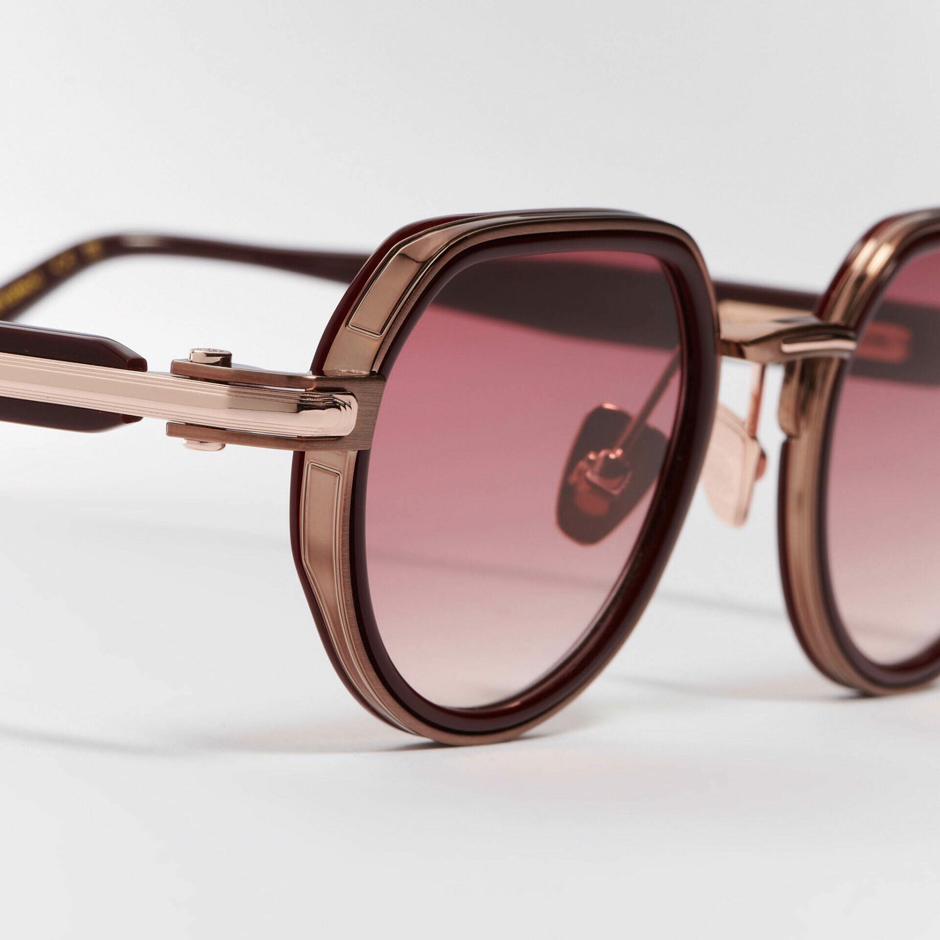 Sunglasses Model ANya in Color C460 with burdungy gradient lenses