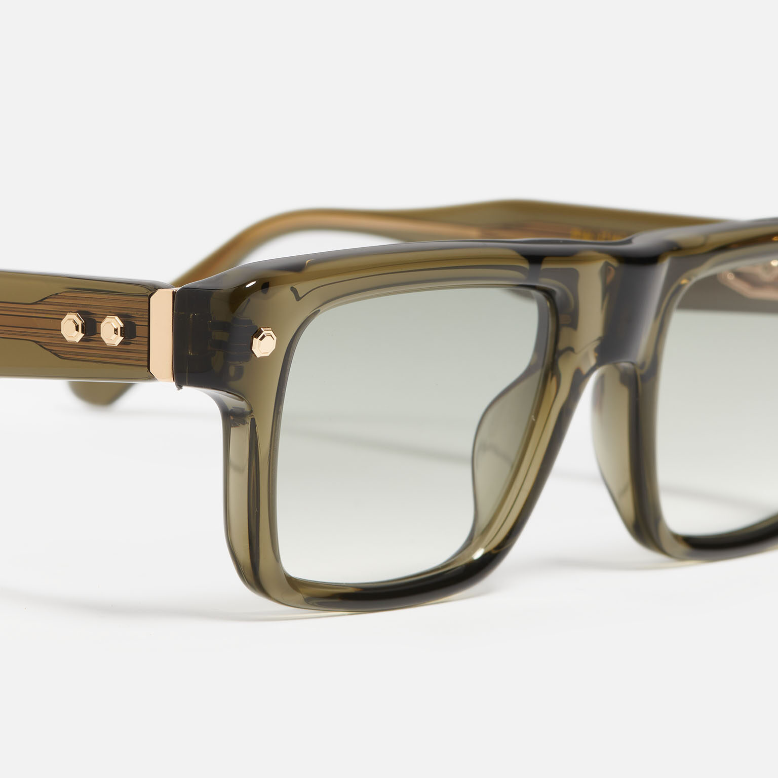 Sunglasses Model P18 in color C163 with Clear Green Gradient lenses from John Dalia