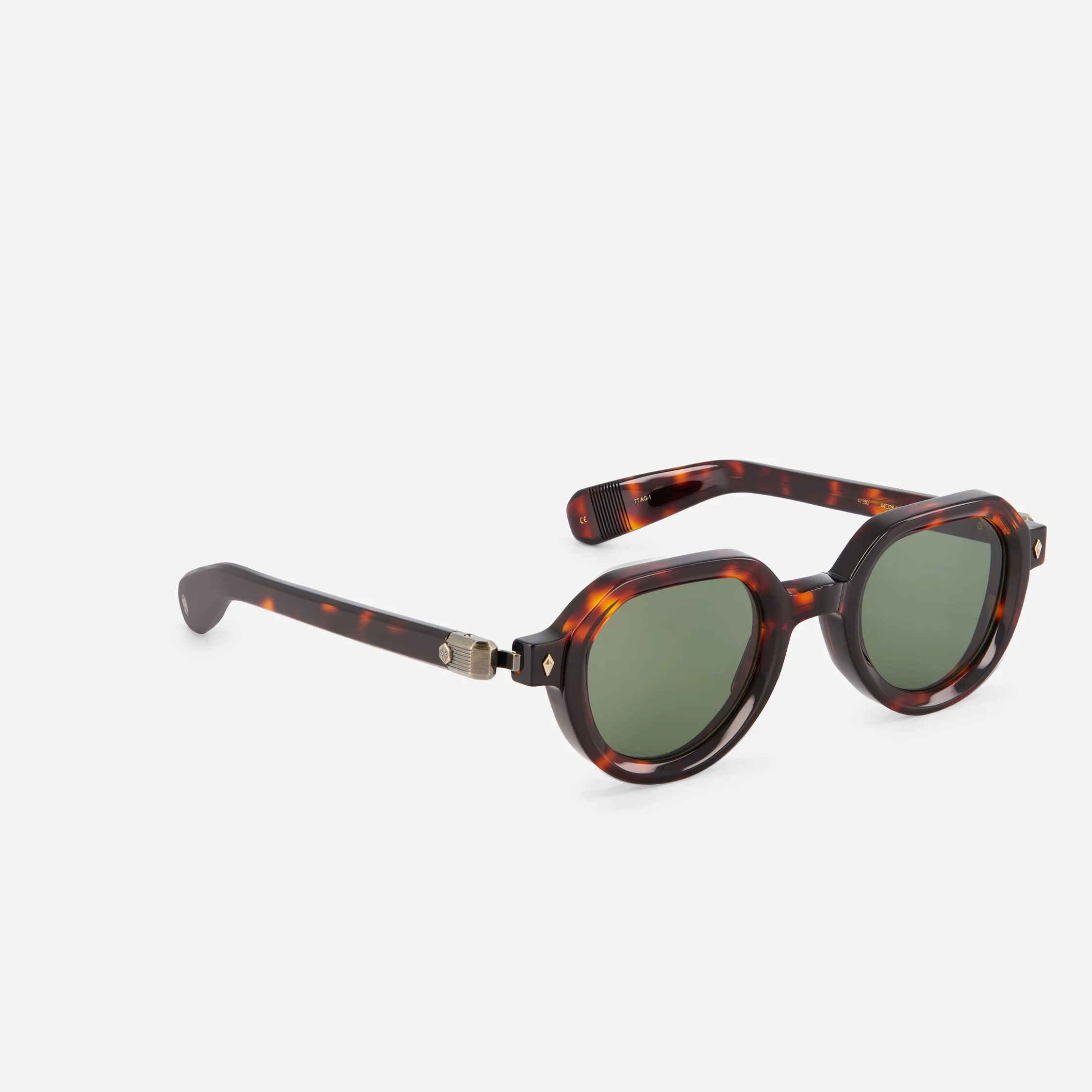 Sunglasses Model Elnat in TT/AG1 with Green Gradient lenses from Sato