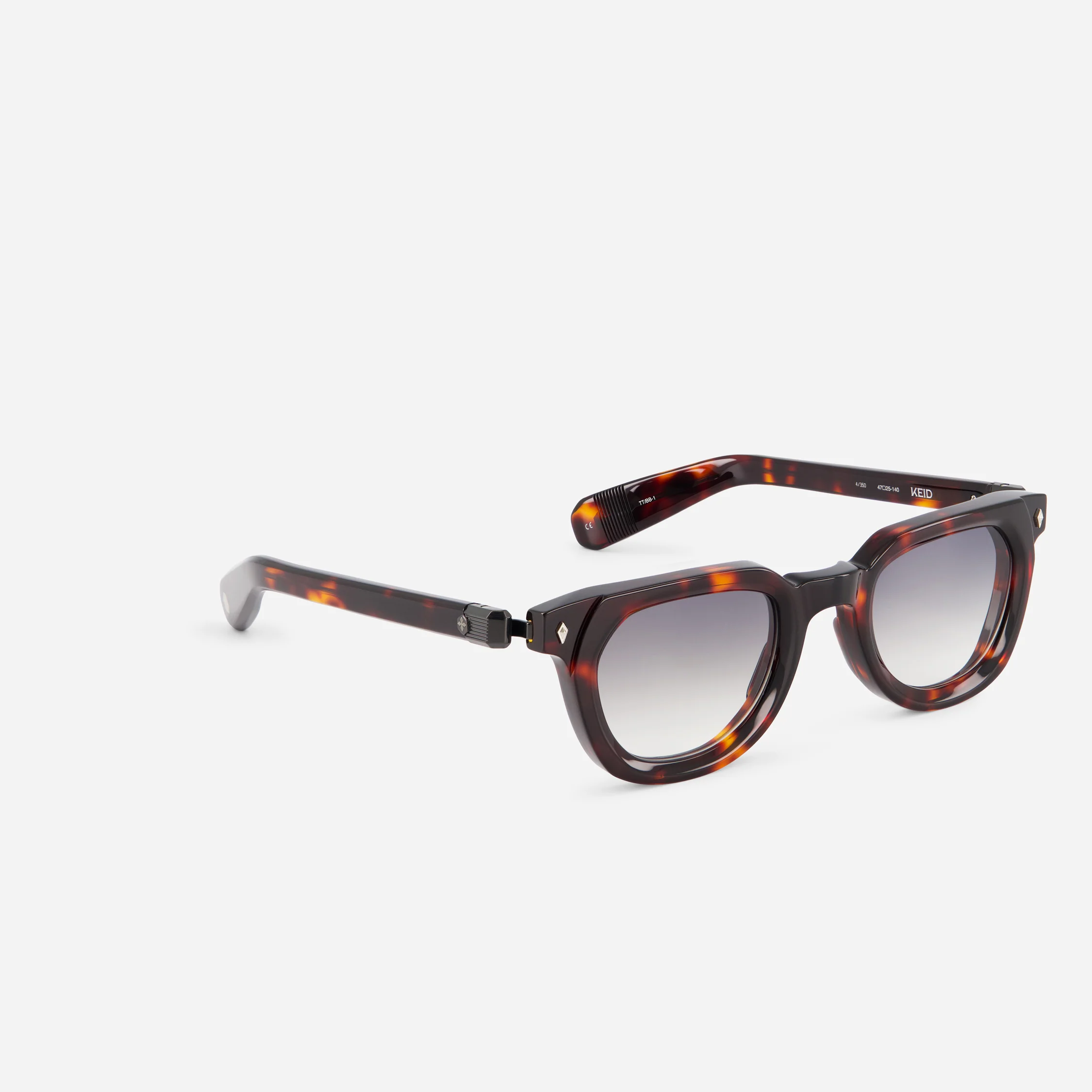 Sunglasses Model Keîd in TT/BB-1 with Grey Gradient lenses from Sato