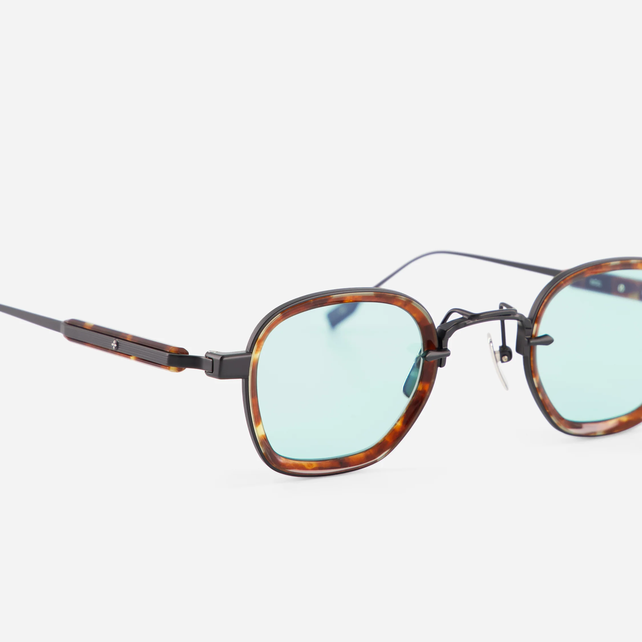 Sunglasses Model Rigel in B/T-1 with Green Gradient lenses from Sato