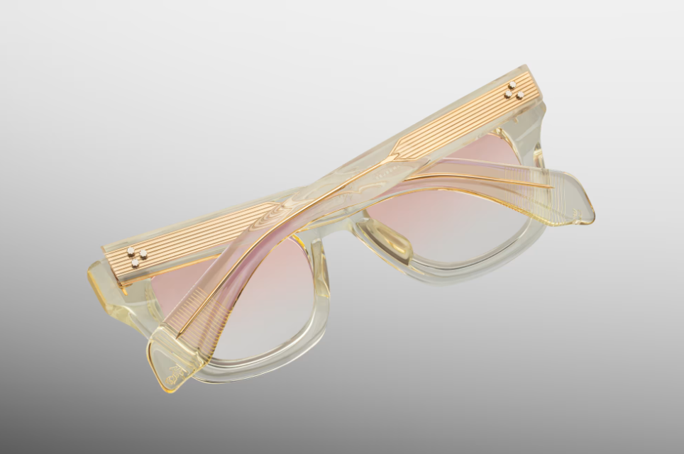 Sunglasses Model Dealan in Color Halo with Photochromic brown gradient lenses from Jacques Marie Mage