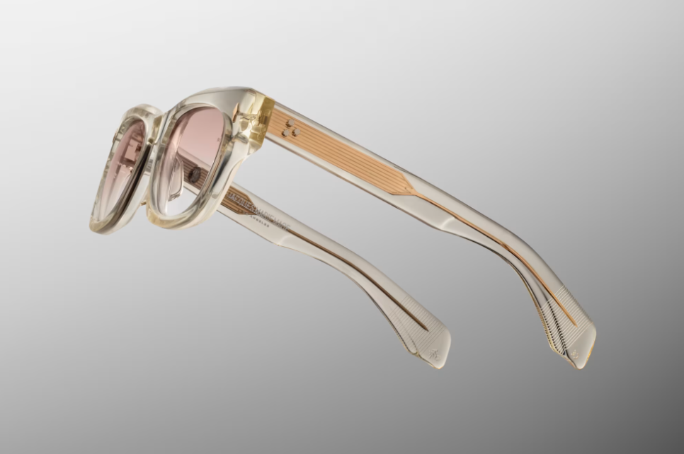 Sunglasses Model Dealan in Color Halo with Photochromic brown gradient lenses from Jacques Marie Mage